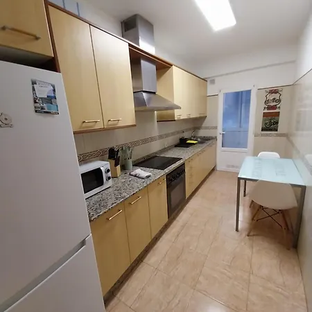 Actualizado 2024, Casco Vello 7 Minutos, Wifi Apartamento *