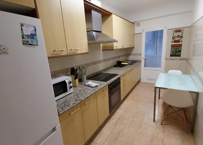 Actualizado 2024, Casco Vello 7 Minutos, Wifi 公寓 *